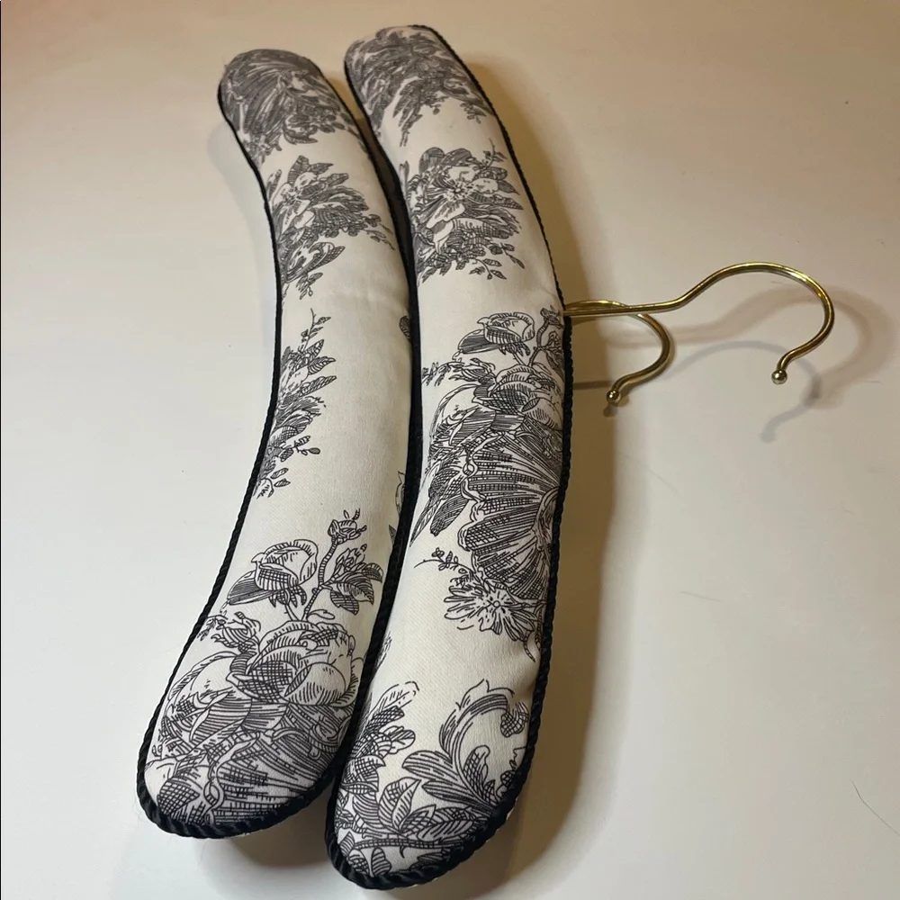 Padded Fabric Clothes Hangers Black White Floral Pattern Gold Metal Swivel Hook